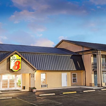 Super Inn & Suites Каролтън Екстериор снимка