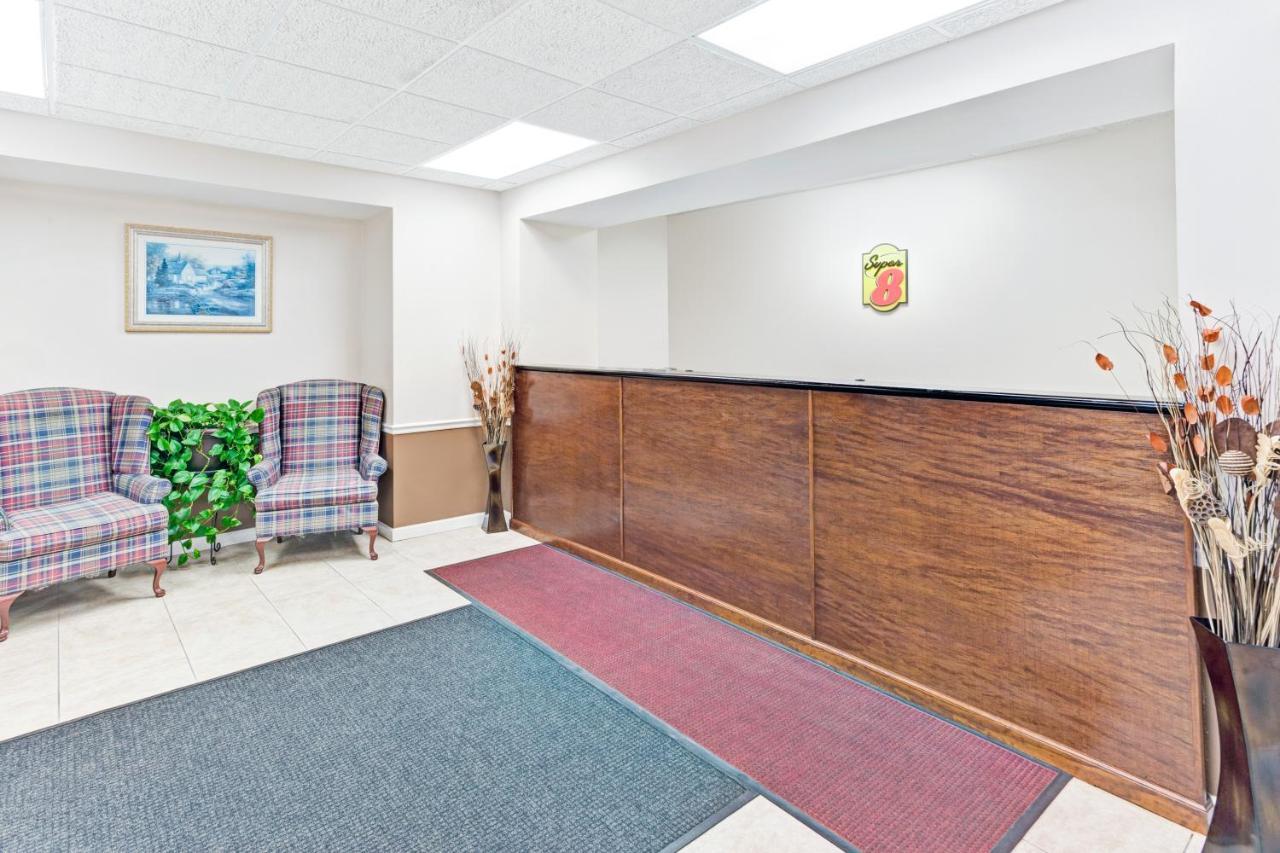 Super Inn & Suites Каролтън Екстериор снимка